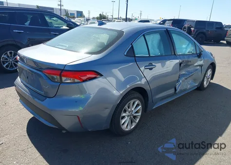 2021 Toyota Corolla Xle z USA, uszkodzony, nr VIN 5YFFPMAE1MP259390